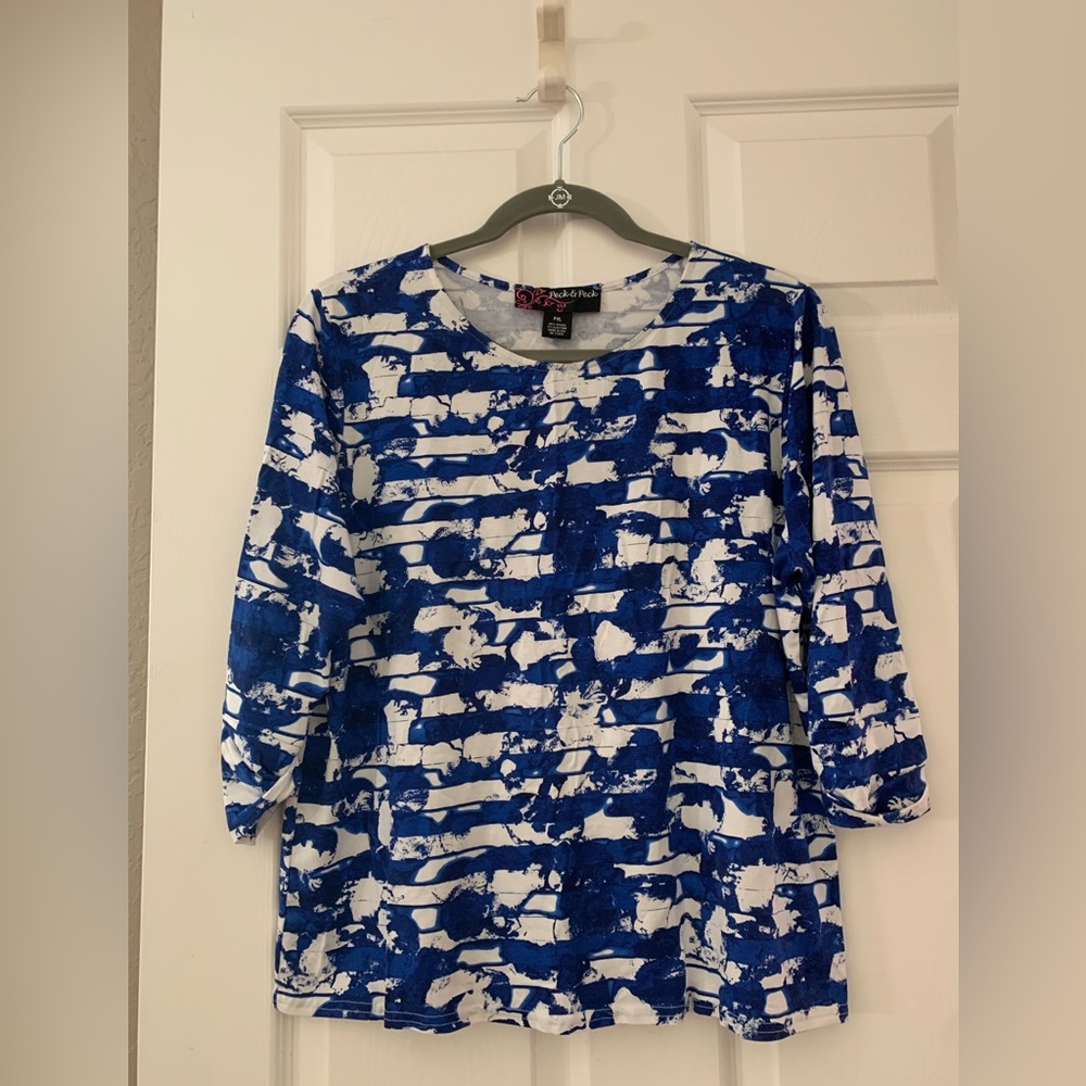 Peck & Peck Top, abstract blue and white PXL